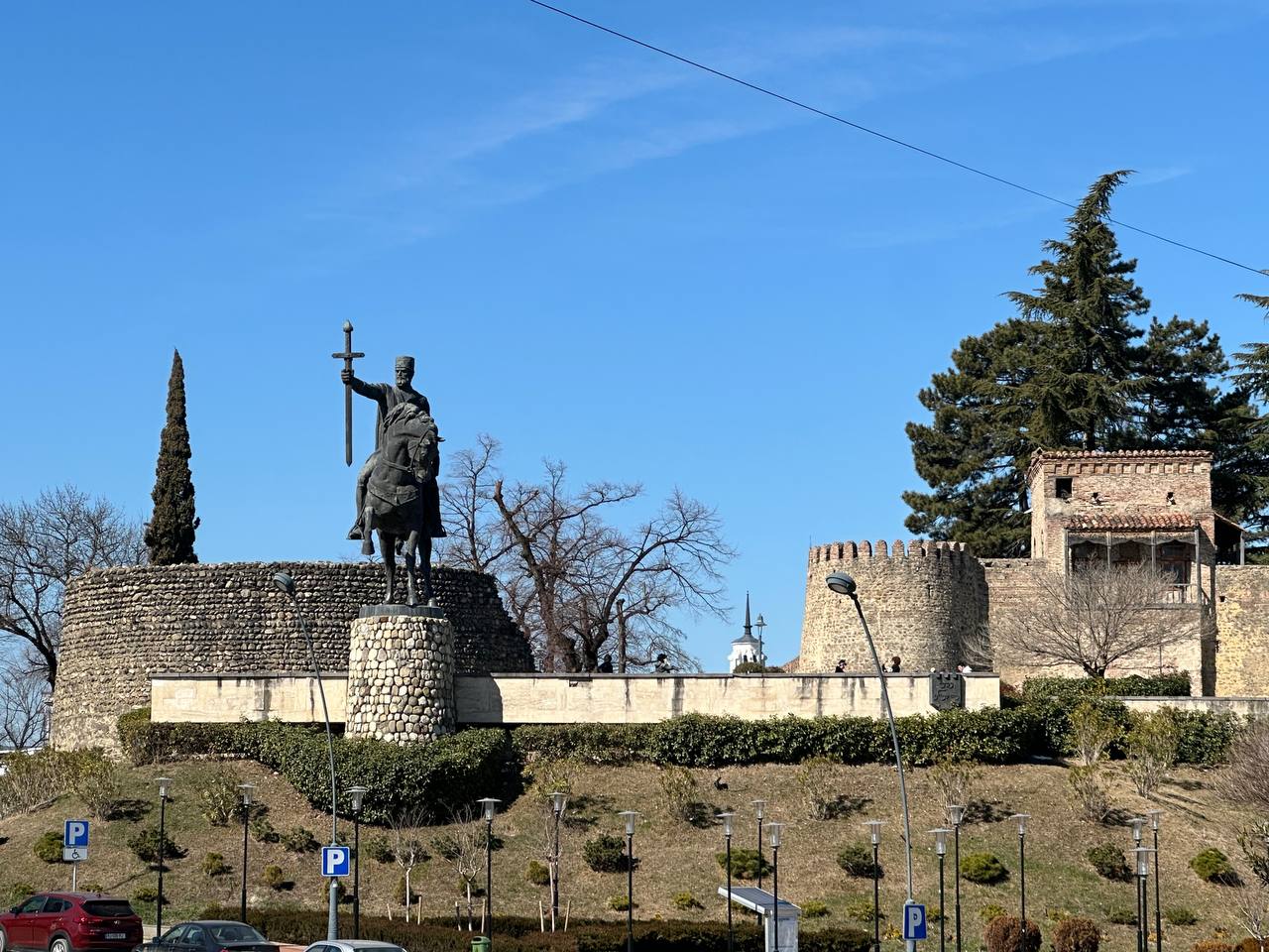 زندان و قلعه باتنی