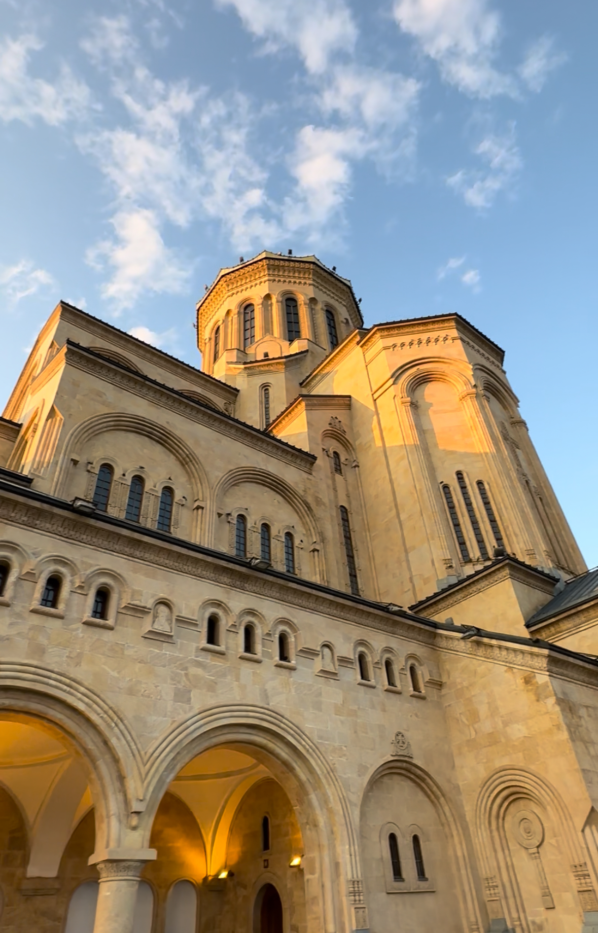 کلیسای سامبا (Holy Trinity Cathedral of Tbilisi) 